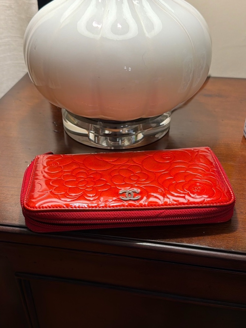 CHANEL Red Camellia Quilted Patent Zip Wallet - Picture 2 of 3
